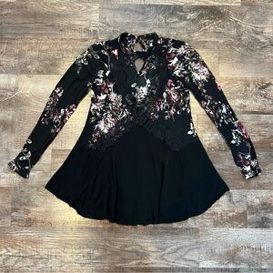 Daytrip High Neck Long Sleeve Black Floral Blouse with Lace Keyhole Size XS